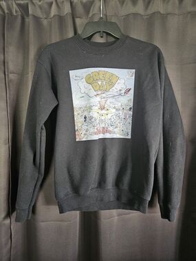 Gildan Black Crewneck Sweatshirt with Colorful Green Day Graphic